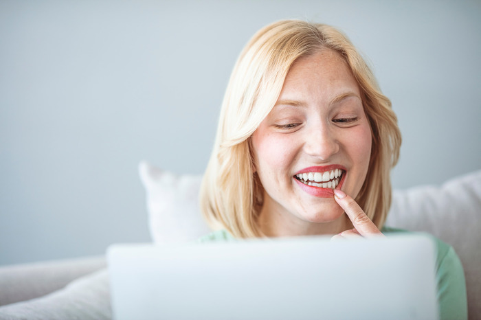 woman smiling teeth